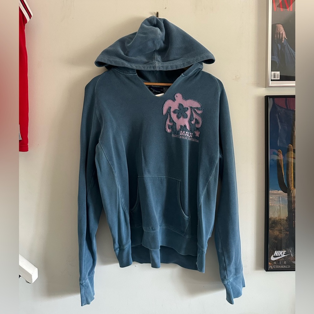 Maui Vintage Beach Turtle Hoodie 🐢